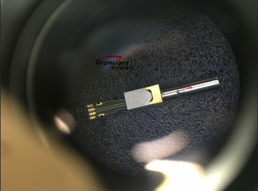 易飞扬(gigalight)应用于100G CWDM4的极简设计版mini TOSA